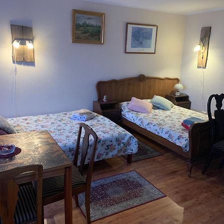 Rueuetli - Cute Old Town Apartment - 2 Big Beds, Free Parking Tartu Bagian luar foto