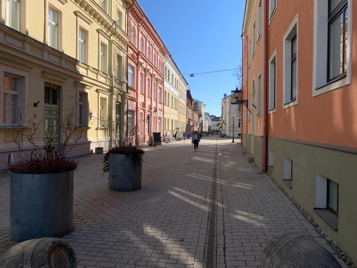 Rueuetli - Cute Old Town Apartment - 2 Big Beds, Free Parking Tartu Bagian luar foto